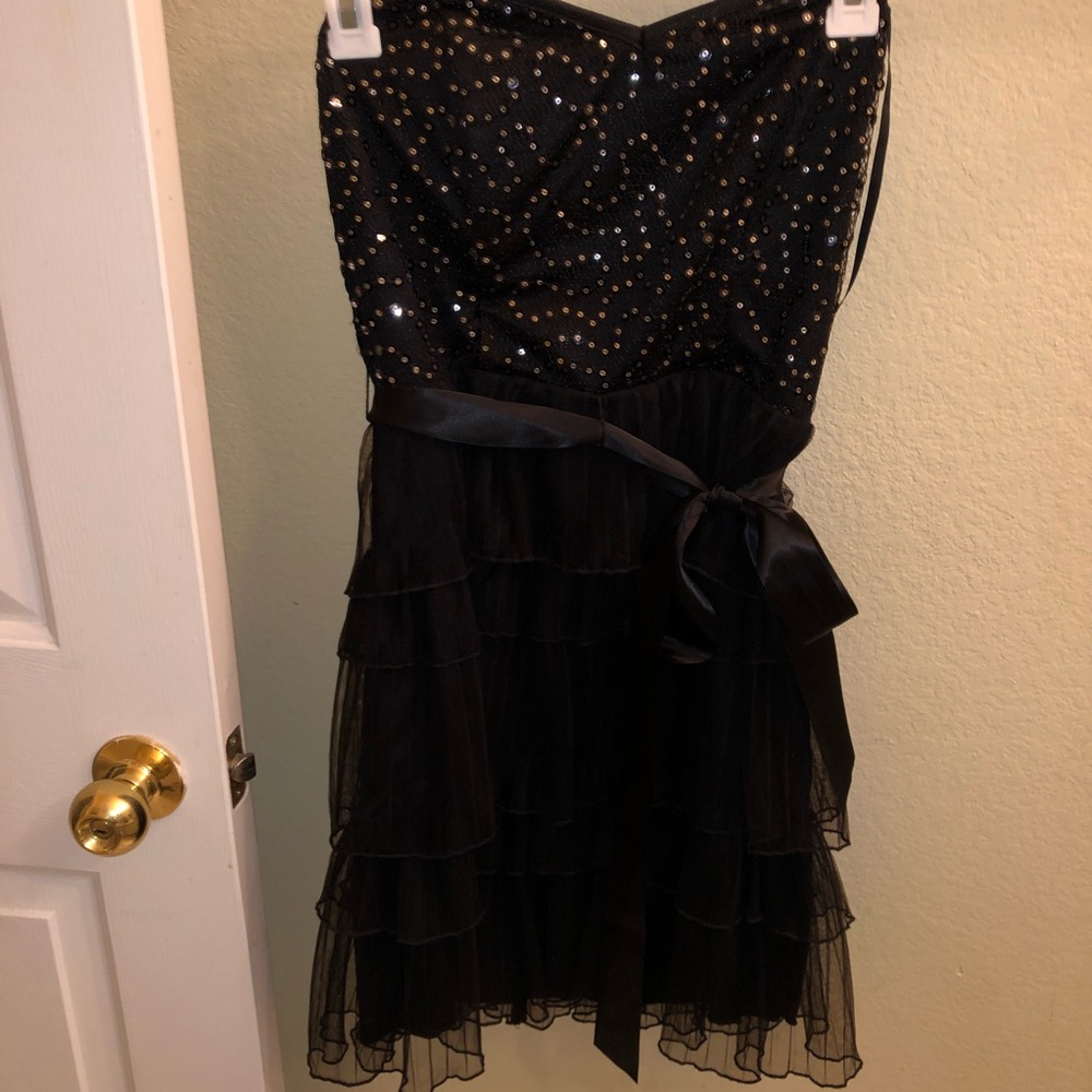 Black sleeveless cocktail dress